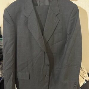 Elegant Gray Men's Suit